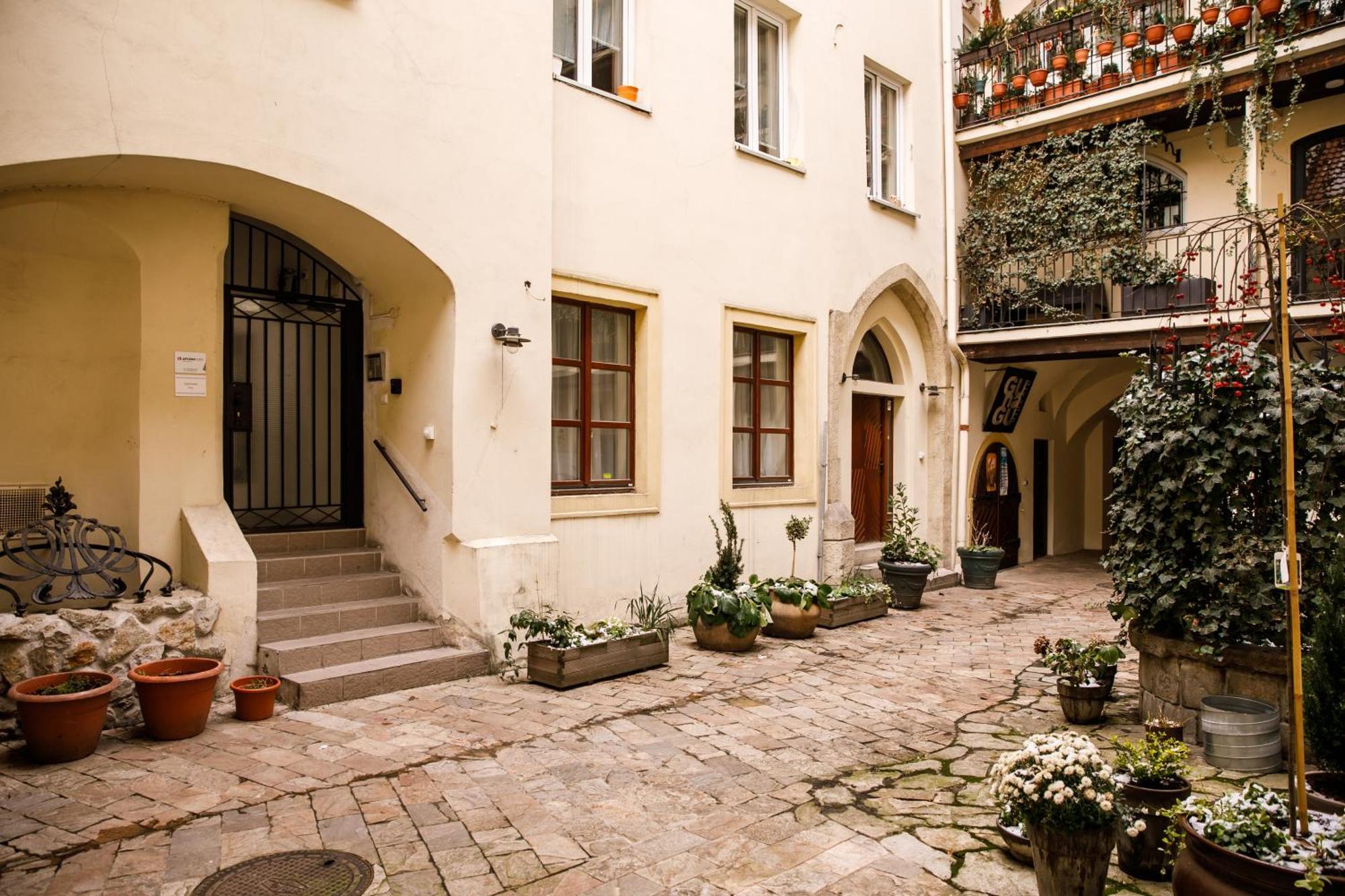 Apartment Lea - Old Town Bratislava Exterior foto