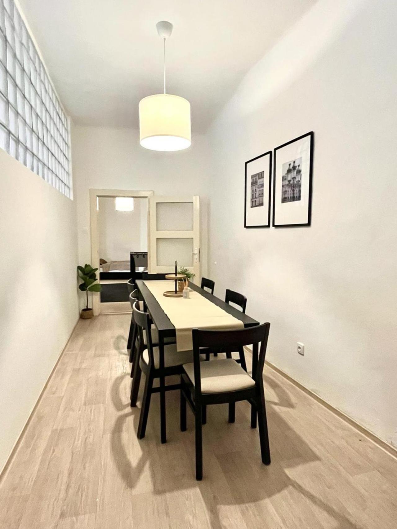 Apartment Lea - Old Town Bratislava Exterior foto
